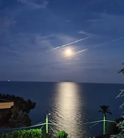 Apartment 114b - Casa Luna Vista Mare, 5 Minuti Dalla A Piedi - Parcheggio Privato Gratis Incluso *